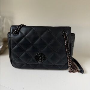 Tory Burch Willa Quilted Leather Shoulder Bag in Black with Chain Strap